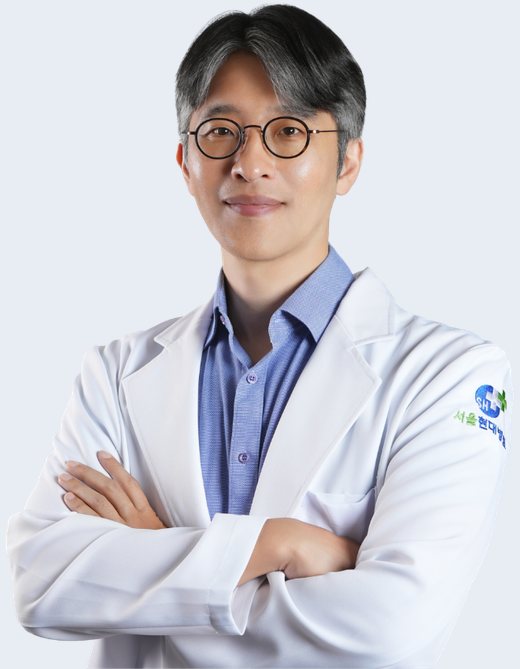 내시경 전담의 & 가정의학과 과장 이현기